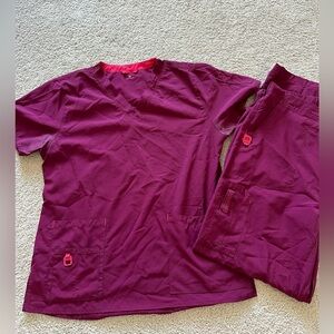 Women’s Carhartt Scrub Set
